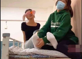 【子衿原创】菲菲 宿舍里的闺蜜挠痒游戏