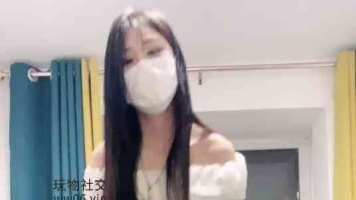 【妙妙】两个人开心不得了，踩在贱狗身上贱狗窃喜40296