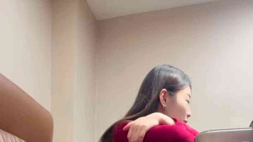 【小骚】真实棋牌室狂tian两双颜值少妇的原味裸足