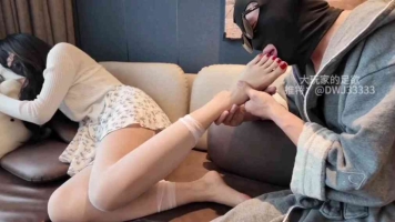 通城大玩家约tian酒吧妹丝袜玉足