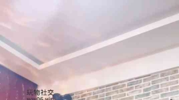 【冷颜】女王居然帮女奴修脚，玩玩具04218